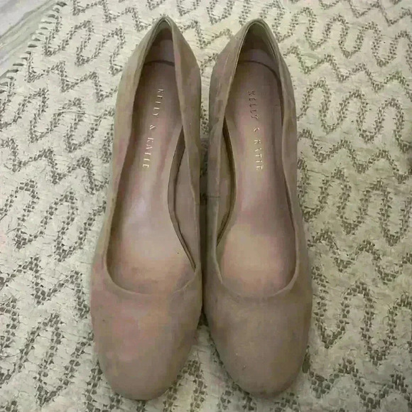Kelly & Katie Womens Liya Classic Pumps Heel Shoes Light Taupe Suede size 10 - Picture 1 of 11